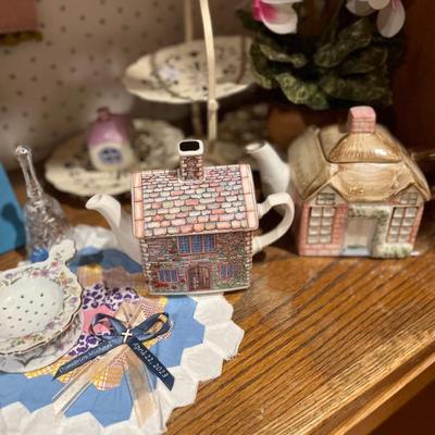 Sale Photo Thumbnail #168: Tea pots