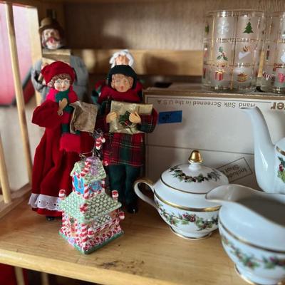  Vintage Carolers