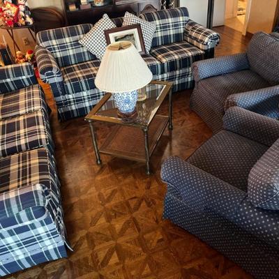 “Ralph-este “ Quality Couches