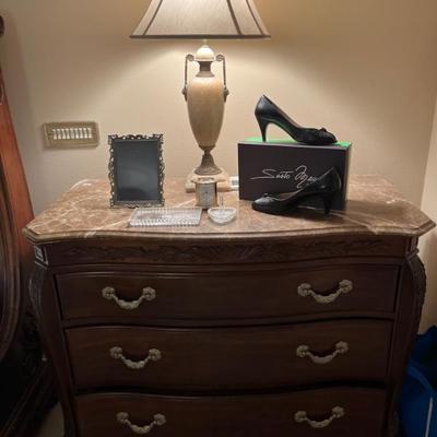 Sale Photo Thumbnail #138: Side Marble Top (2)
Bob Mackie