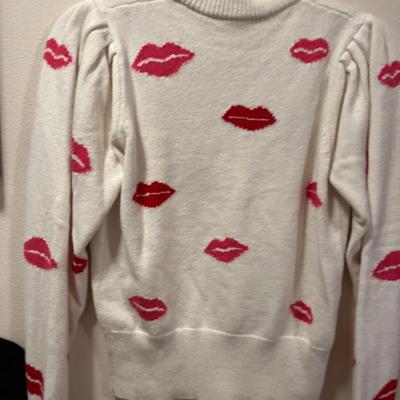 Sale Photo Thumbnail #157: Sweater