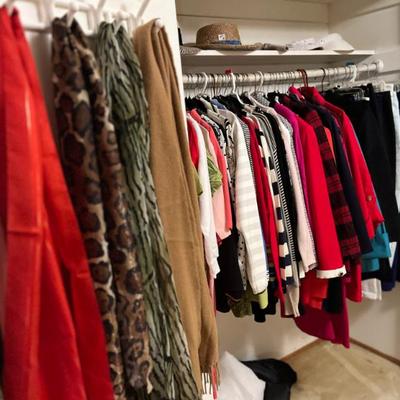Sale Photo Thumbnail #146: Clothing