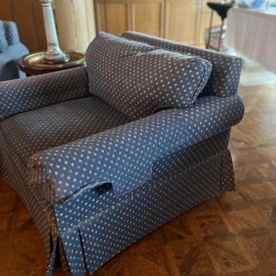 Swivel chair(2)
