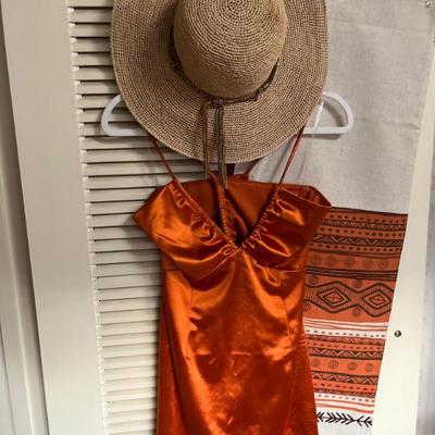 Sale Photo Thumbnail #115: Vintage dress