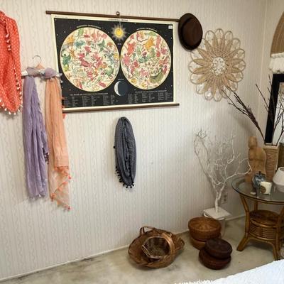Sale Photo Thumbnail #111: Decor-Accessories 