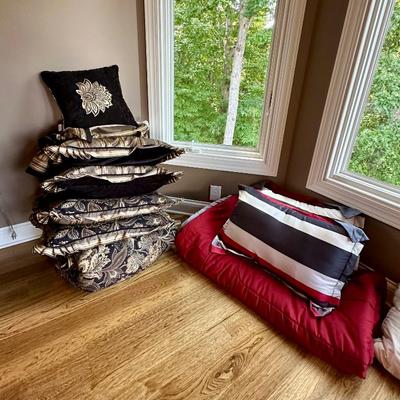 Queen bed linens