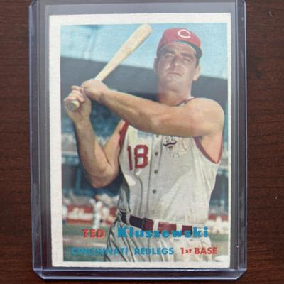 1957 Topps Baseball Card. Ed Kluszewski. Cincinnati Red Legs #165
