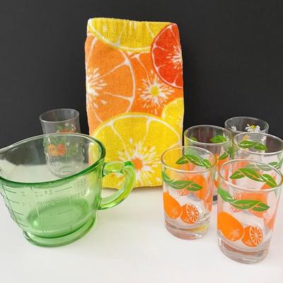 Depression Uranium Glass Measuring Cup With Vintage Juice Glasses 