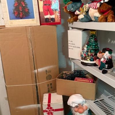 Christmas Collectibles (Lot 1 Of 2) With Mountain King Tree, Lights, Plush, Thomas Pacconi