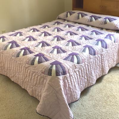 Hand And Machine Stitched “Fan” Quilt