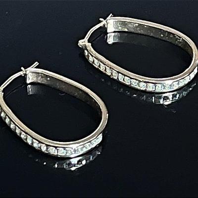 14K Yellow Gold Oval Hoop Earrings 