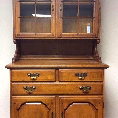 Temple Stuart Early American Furniture Maple Hutch Cabinet