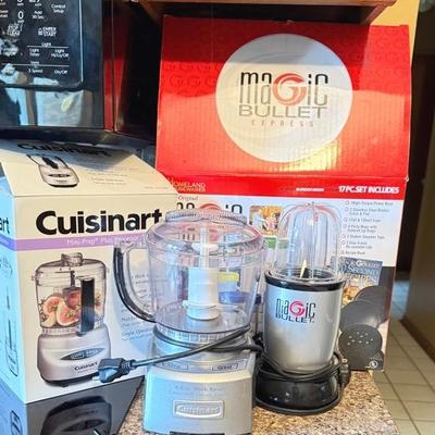 Magic Bullet Set & 2 mini Cuisinarts