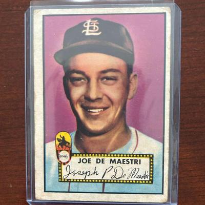 1952 Topps Baseball Card. Joe De Maestri - St. Louis Browns #286