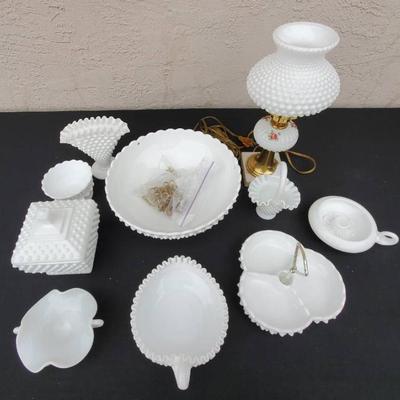 Bk186 miscellaneous milk glass pieces