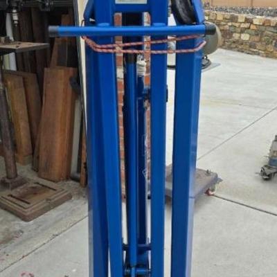Bk104v ac hydraulic lift