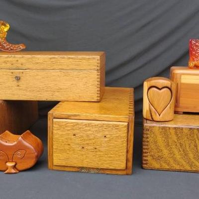 Bk193 wooden storage boxes plus decor items