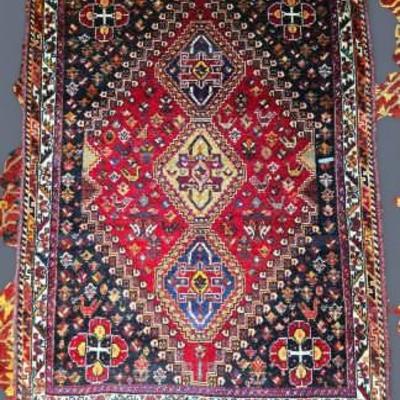Handwoven Persian Wool Rug - 3'10"x5'3"