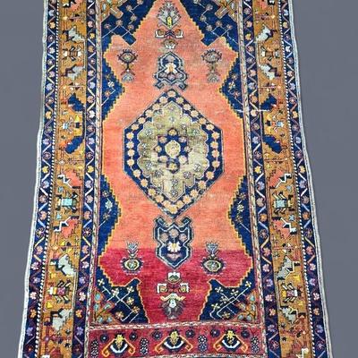 Vintage Handwoven Geometric Persian Wool Rug – 3'8"x7'