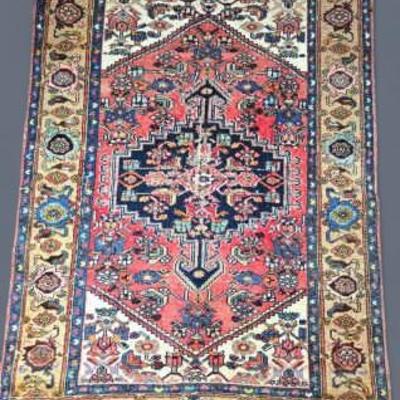 Persian Heriz Style Wool Rug - 4'3"x6'2"