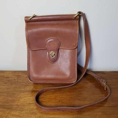 Vintage Coach "Murphy" Turnlock Cross Body Purse