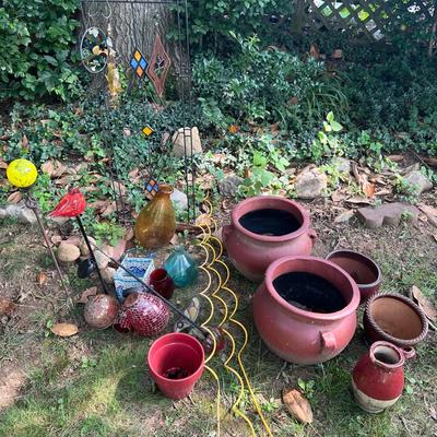 Planters & Yard Ornaments 