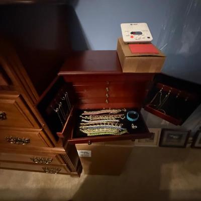 Sale Photo Thumbnail #26