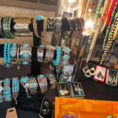 Sale Photo Thumbnail #357