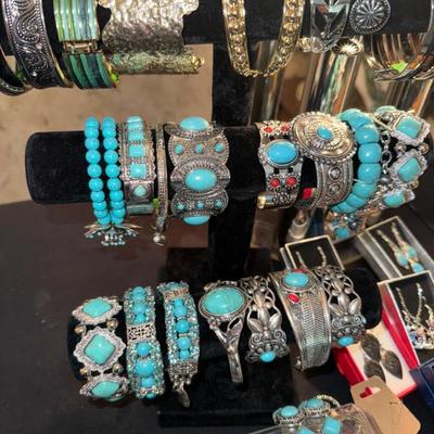 Sale Photo Thumbnail #361