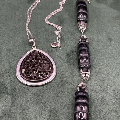 Beautiful Two Piece Lot Nexklace And Bracelet In Silver