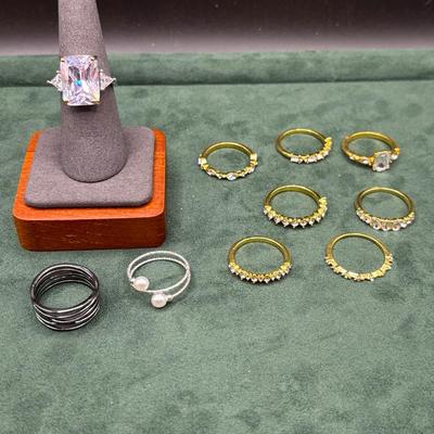New Old Stock Of Rings Various Styles 10 In Lot