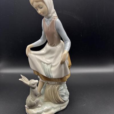 Llardro Retired Collection “Rabbits Food” #4826