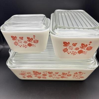   Vintage Pyrex Pink Gooseberry Refegerator Set