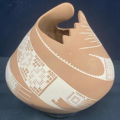Mata Ortiz Pottery Signed by Bitty Quezada