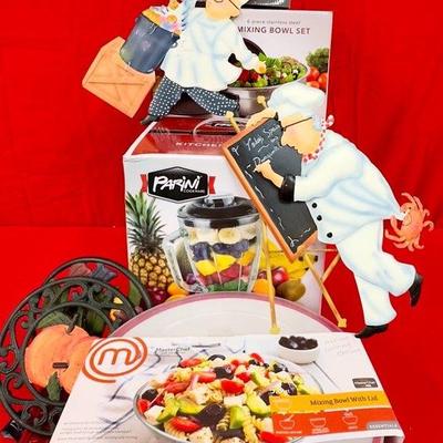 Parini Blender, Mixing Bowls & More Kitchen Goods! 