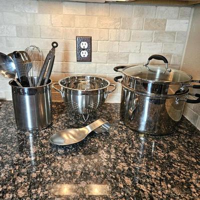  Stainless Steel Kitchenware Lot! Calphalon Utensil Caddy w/ Utensils, Stock Pot, Spoon Rest & Tall Strainer
