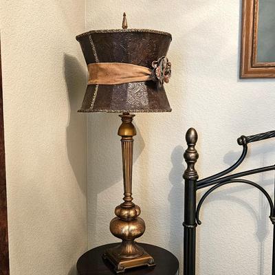 Vintage Elegant Table Lamp with Hourglass Shade and Floral Accent