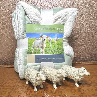 Cuddly Microsherpa Throw Blanket 100% Polyester Green Reversible Soft Plush