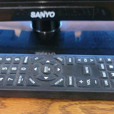 Sale Photo Thumbnail #82: Display with remote