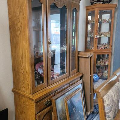 Sale Photo Thumbnail #18: 2 of 4 Display cases