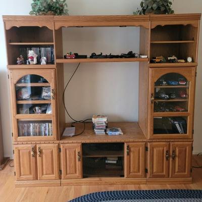 Sale Photo Thumbnail #21: Oak wall unit