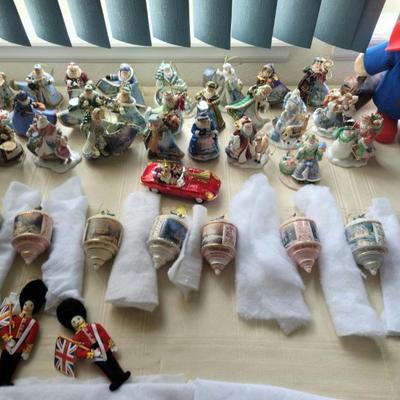 Sale Photo Thumbnail #95: Thomas Kincade ornaments & figurines