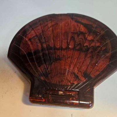 Clam Shell Compact