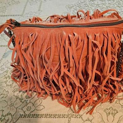 T-Shirt & Jeans Salmon Shoulder Bag