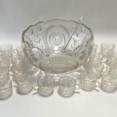 Sale Photo Thumbnail #47: Large Vintage L E Smith Punch Bowl Pinwheels & Stars w/Ladle & 18 Cups
