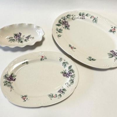 Sale Photo Thumbnail #37: Vintage Pfaltzgraff "Grapevine" Serving Pieces (3 pc Set)