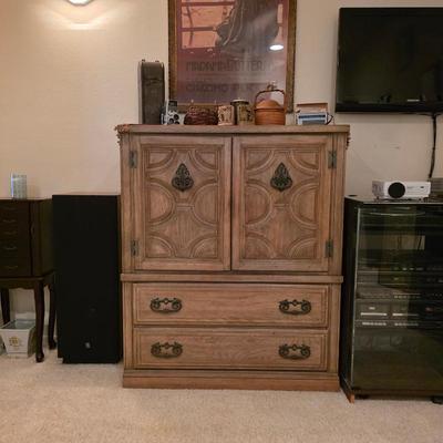 Sale Photo Thumbnail #133: Tall dresser