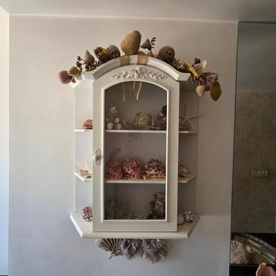 Bathroom display cabinet