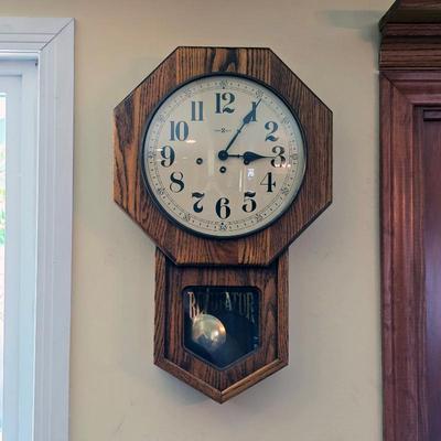 Vintage Howard Miller Regulator wall clock
