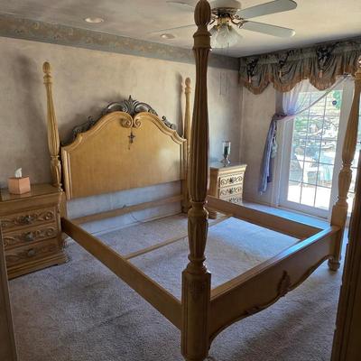 Sale Photo Thumbnail #118: Gorgeous Bernhardt king bedroom set